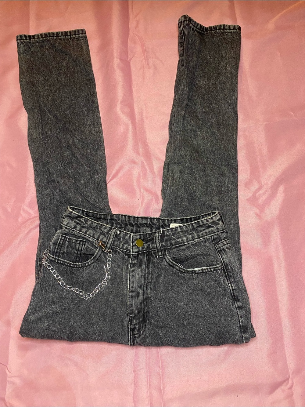 Grunge Ripped Jeans with Chain